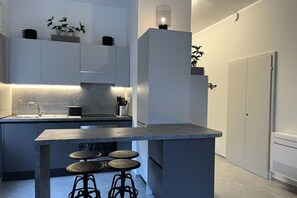 Refrigerador, horno, placa de cocina, lavavajillas