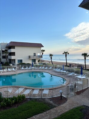 Piscine extérieure, piscine chauffée