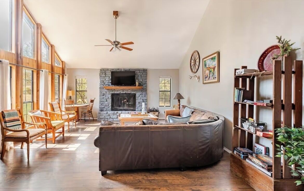 Smart TV, fireplace, DVD player, books