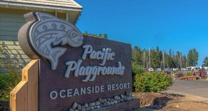 Beachfront Luxury, Well-Stocked, Sleeps 6