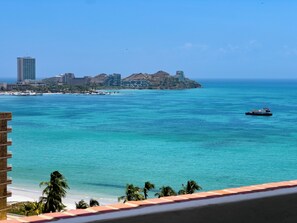 Vista para praia/oceano