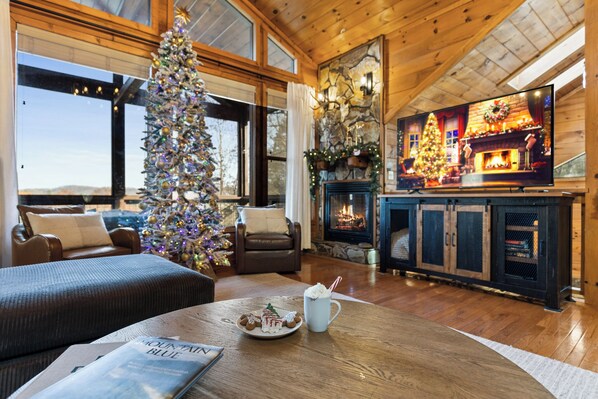 Interior - Fall fun for families in Blue Ridge with Sauna, Hot tub, Firepit & amazing views (Blue Ridge)