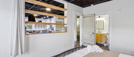 1 habitación, tabla de planchar con plancha, wifi gratis y ropa de cama