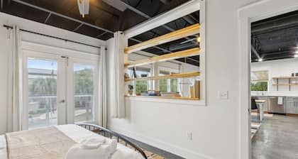 #A Industrial Studio Loft Downtown!