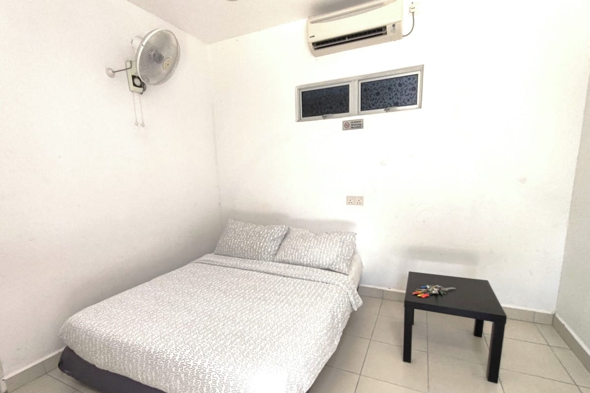 Kamar Deluks, 1 Tempat Tidur Queen | Meja kerja, Wi-Fi gratis, dan seprai linen
