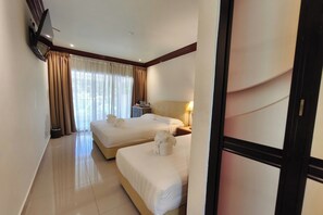 Fer et planche à repasser, draps fournis