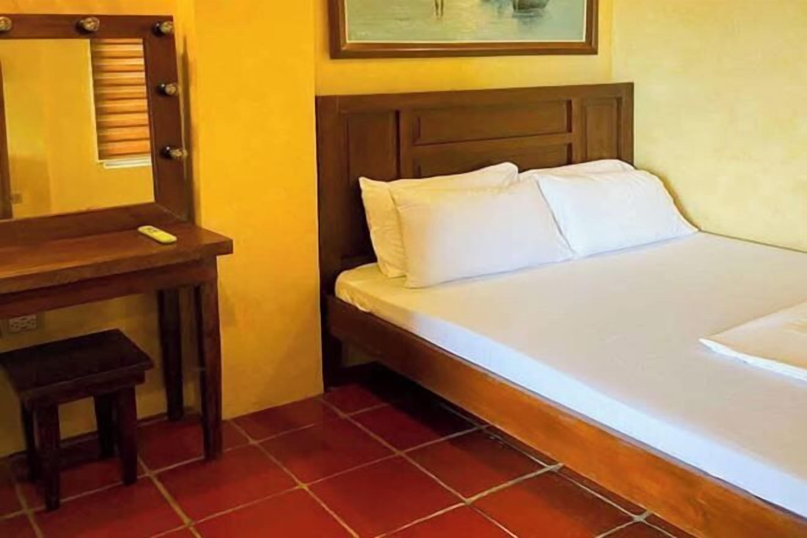 Bureau, chambres insonorisées, Wi-Fi gratuit, draps fournis