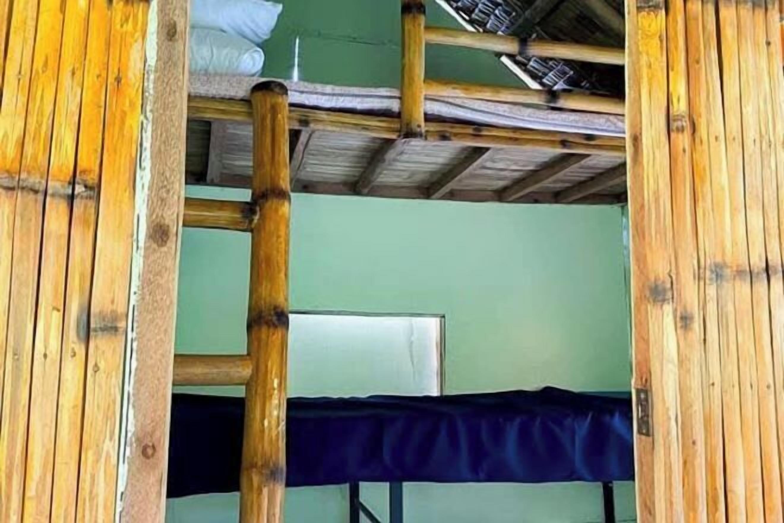 Bureau, chambres insonorisées, Wi-Fi gratuit, draps fournis