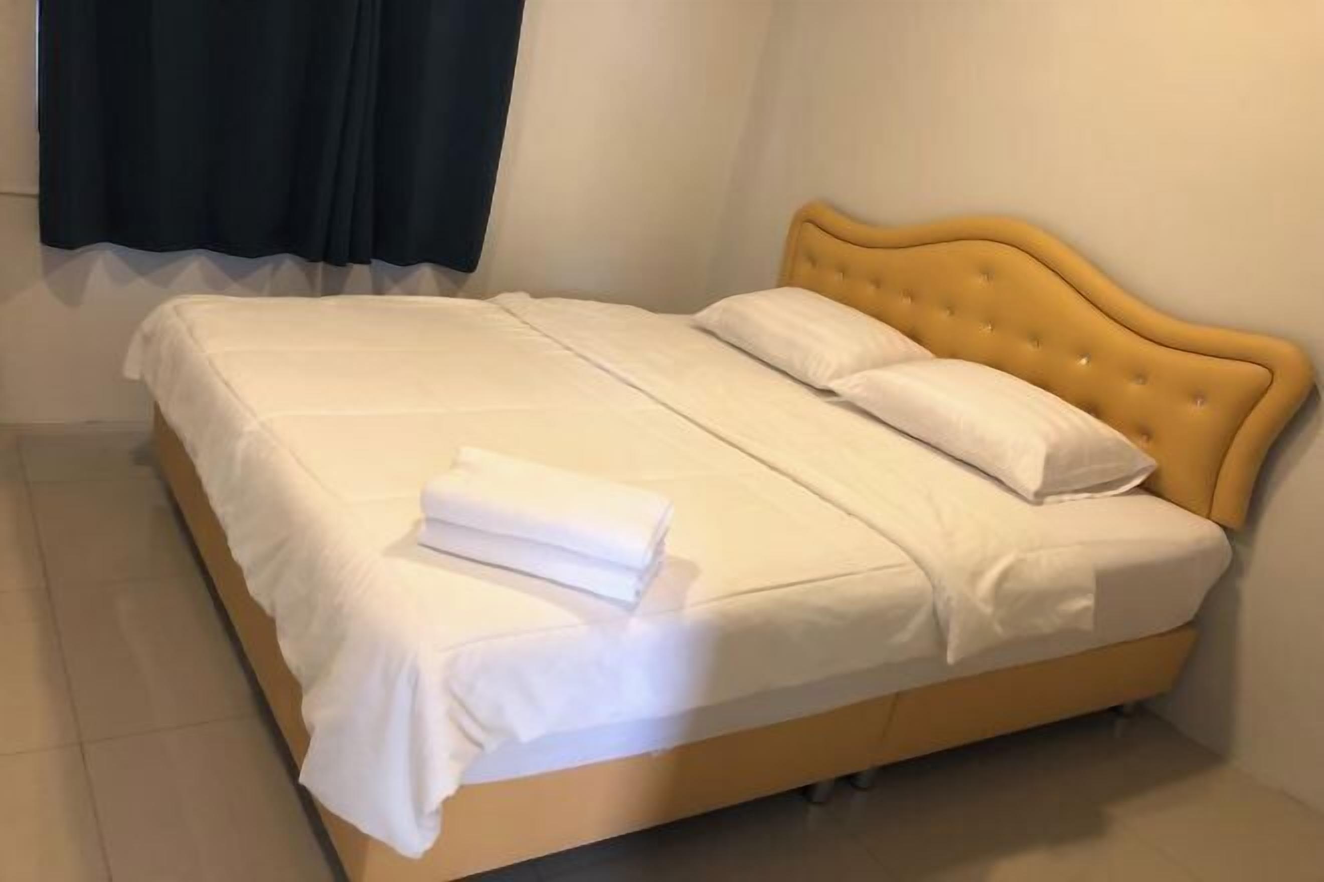 Skrivebord, wi-fi (inkludert) og sengetøy