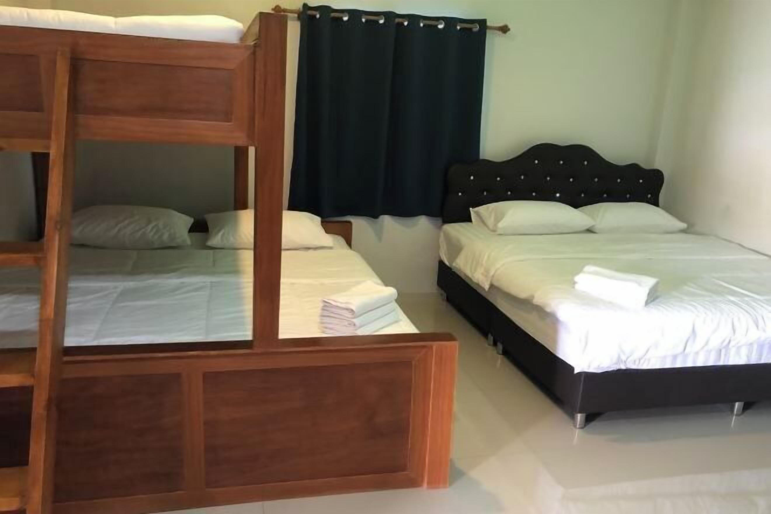 Skrivebord, wi-fi (inkludert) og sengetøy