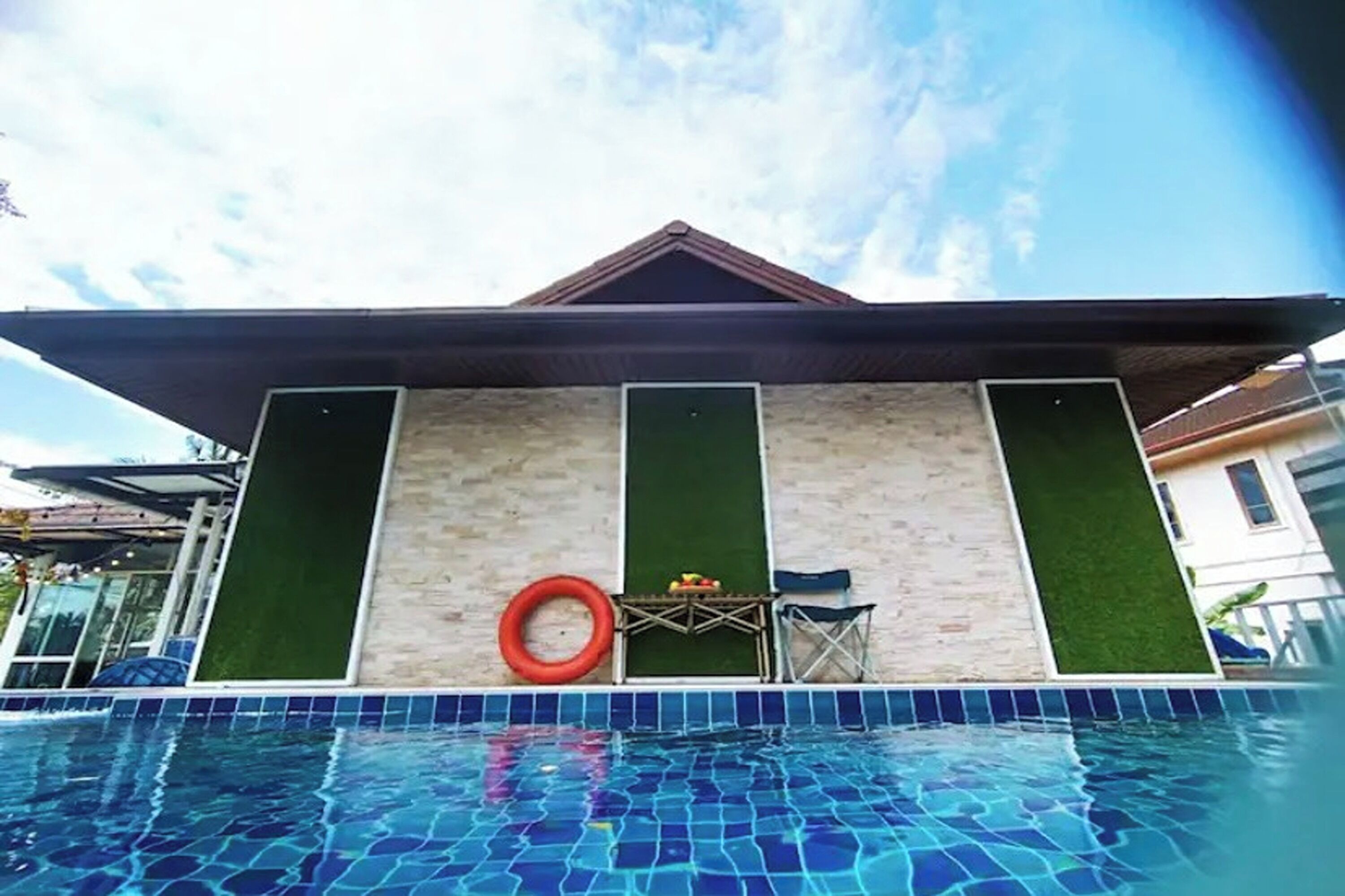 المنشأة من الخارج