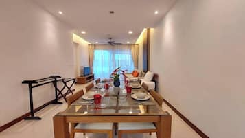 Apartment, 2 Bedrooms, Private Pool | Dining room