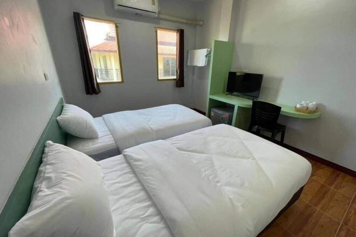 1 habitación, escritorio, wifi gratis y ropa de cama