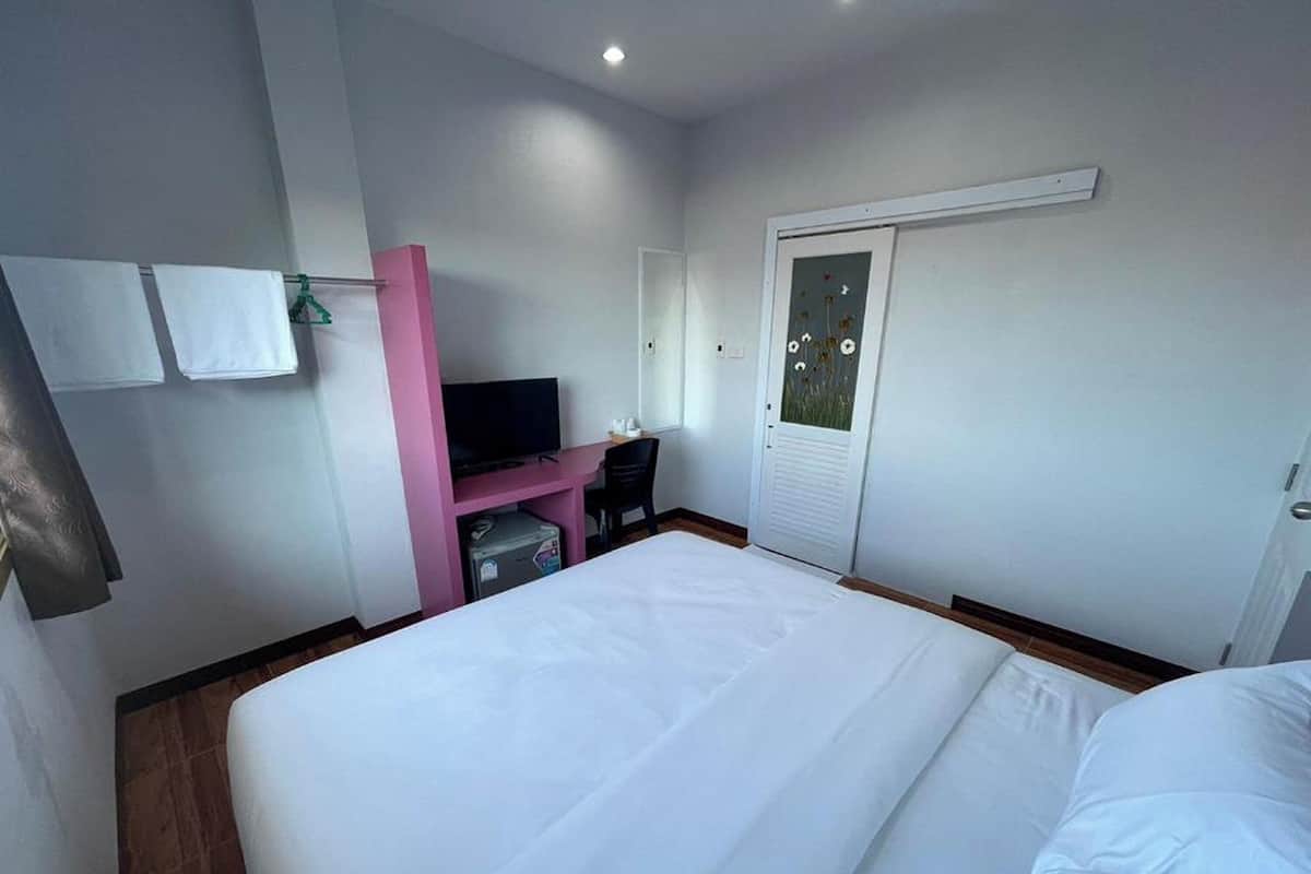 Desk, free WiFi, bed sheets
