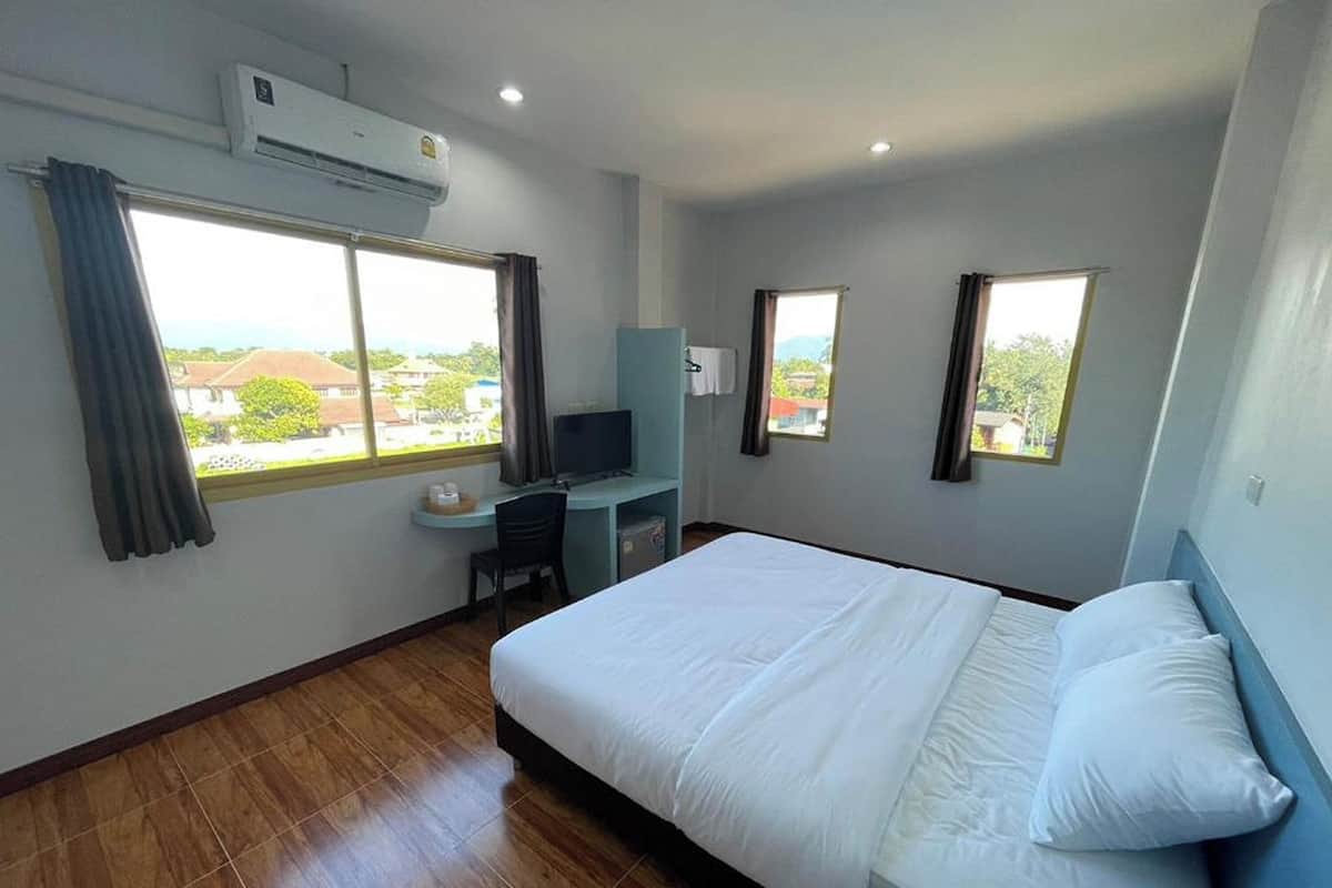 Superior Double Room | Desk, free WiFi, bed sheets