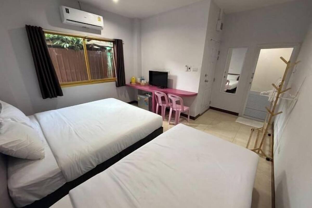 1 habitación, escritorio, wifi gratis y ropa de cama