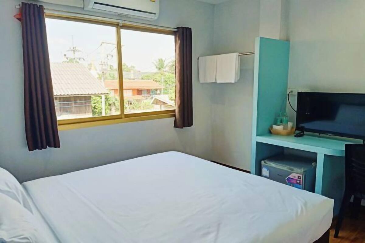 1 habitación, escritorio, wifi gratis y ropa de cama