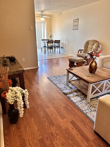 Wonderful townhome with WiFi in vibrant Dallas