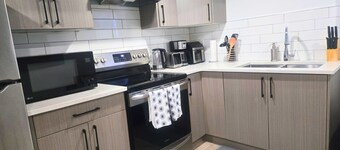 Private 2BR Basement âą Pet-Friendly âą Near WEM âąFree ParkingâąNear RavinesâąTrails