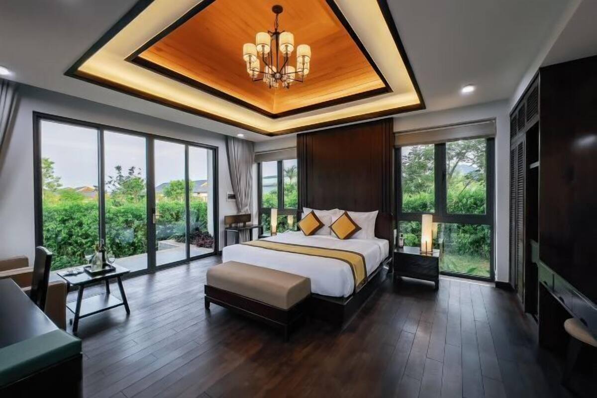 1 bedroom, premium bedding, memory foam beds, minibar