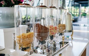Bao gồm bữa sáng buffet hàng ngày