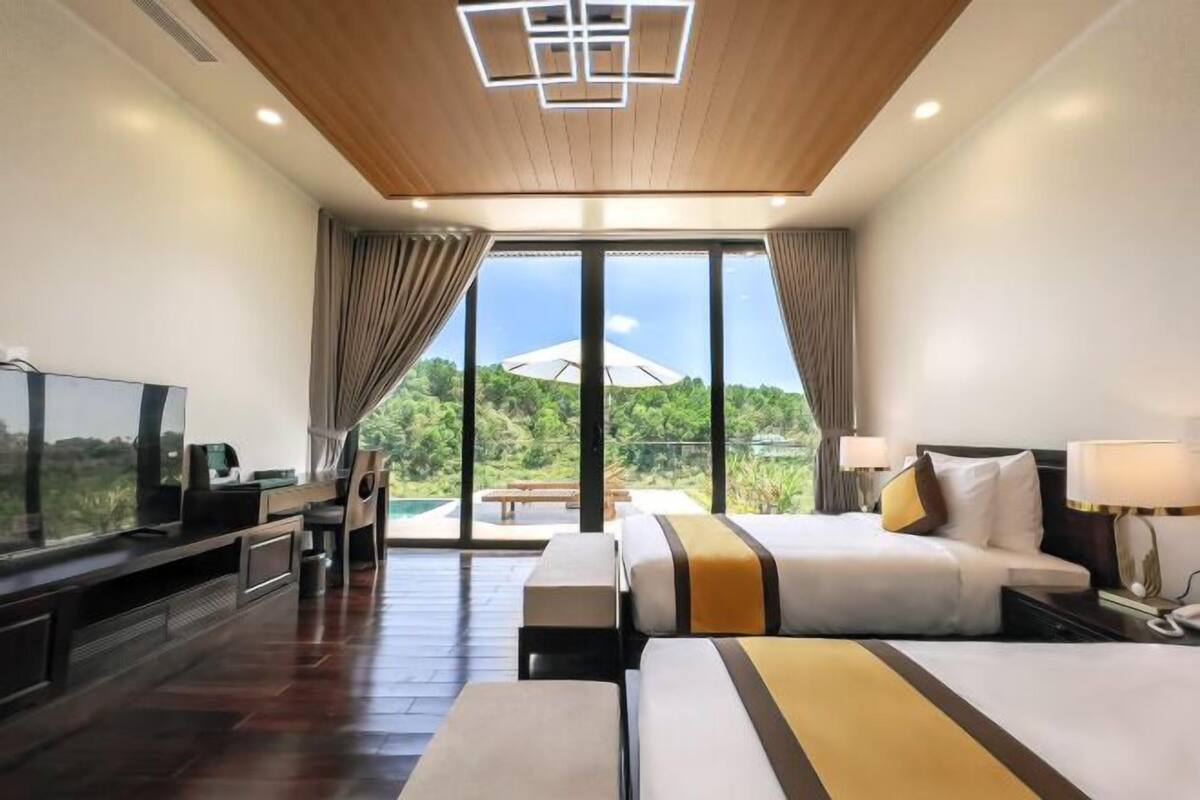 Literie de qualité supérieure, matelas mémoire de forme, minibar