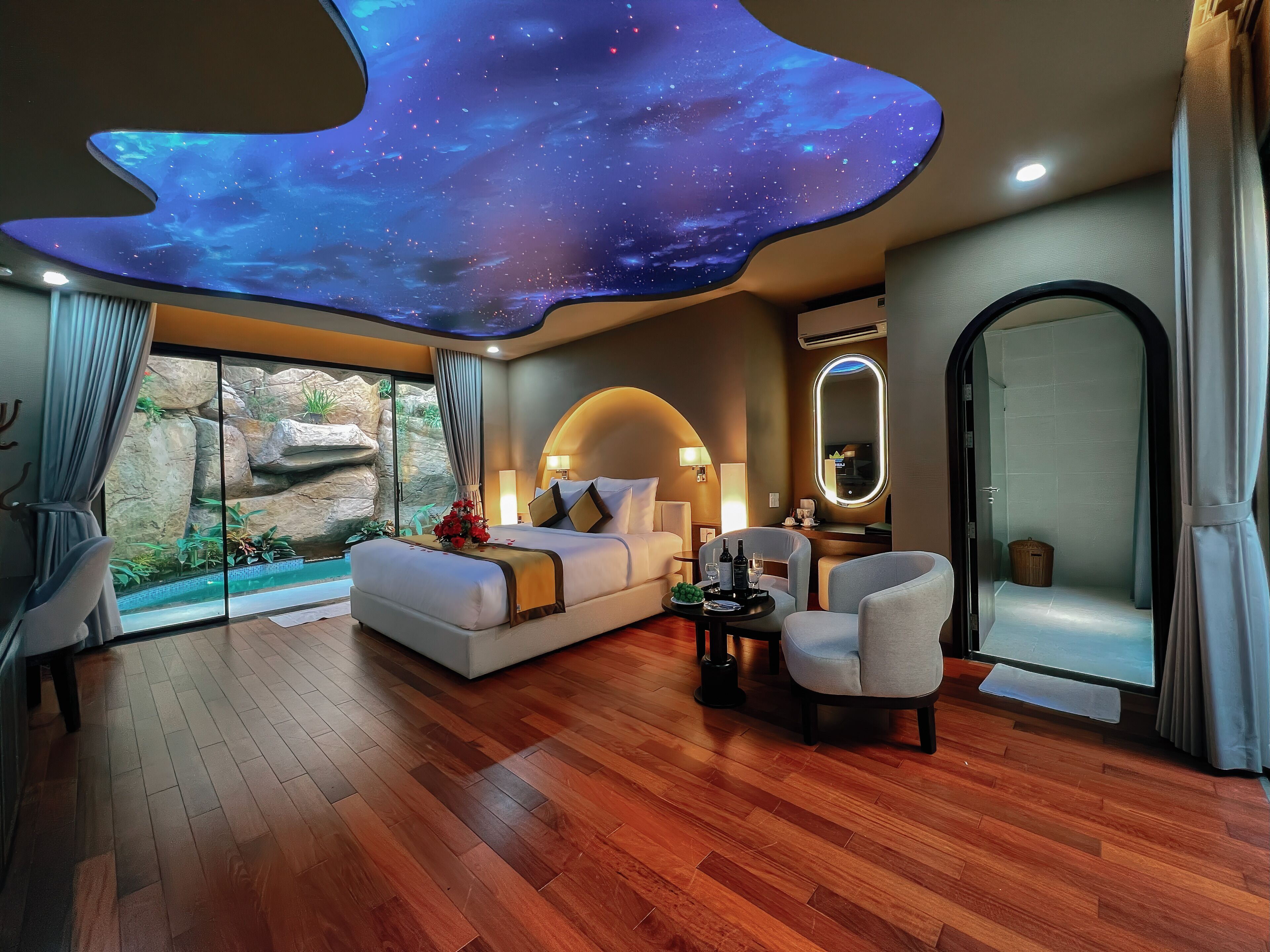 Signature-Suite, eigener Pool, Seeblick | Hochwertige Bettwaren, Betten mit Memory-Foam-Matratzen, Minibar