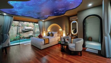 Signature Suite, Private Pool, Lake View | Premium bedding, memory foam beds, minibar, in-room safe