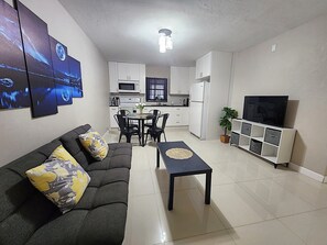 Smart TV - Golden Apartment (Naples)