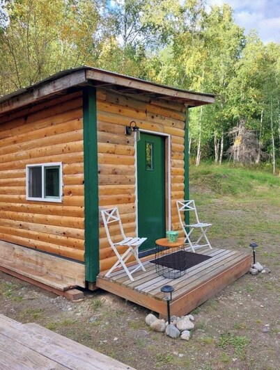 Cozy studio cabin in Wasilla for a peaceful getaway
