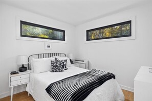 3 Schlafzimmer, Schreibtisch, Bügeleisen/Bügelbrett, kostenloses WLAN