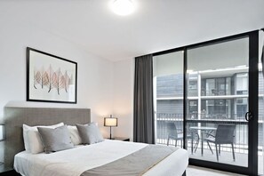 1 bedroom, iron/ironing board, WiFi, bed sheets - Citystyle Exec 1Brm with Balcony Apartments (Belconnen)