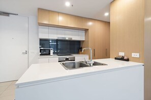 Fridge, microwave, oven, stovetop - Citystyle Exec 1Brm with Balcony Apartments (Belconnen)