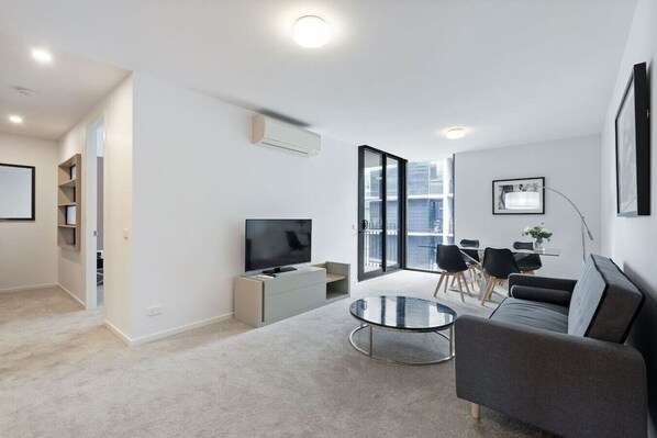 TV - Citystyle Exec 1Brm with Balcony Apartments (Belconnen)