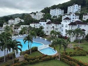 Pool -  3 BEDROOMS - 3 BATHROOMS  OCEAN VIEW PENTHOUSE (Ocho Rios)