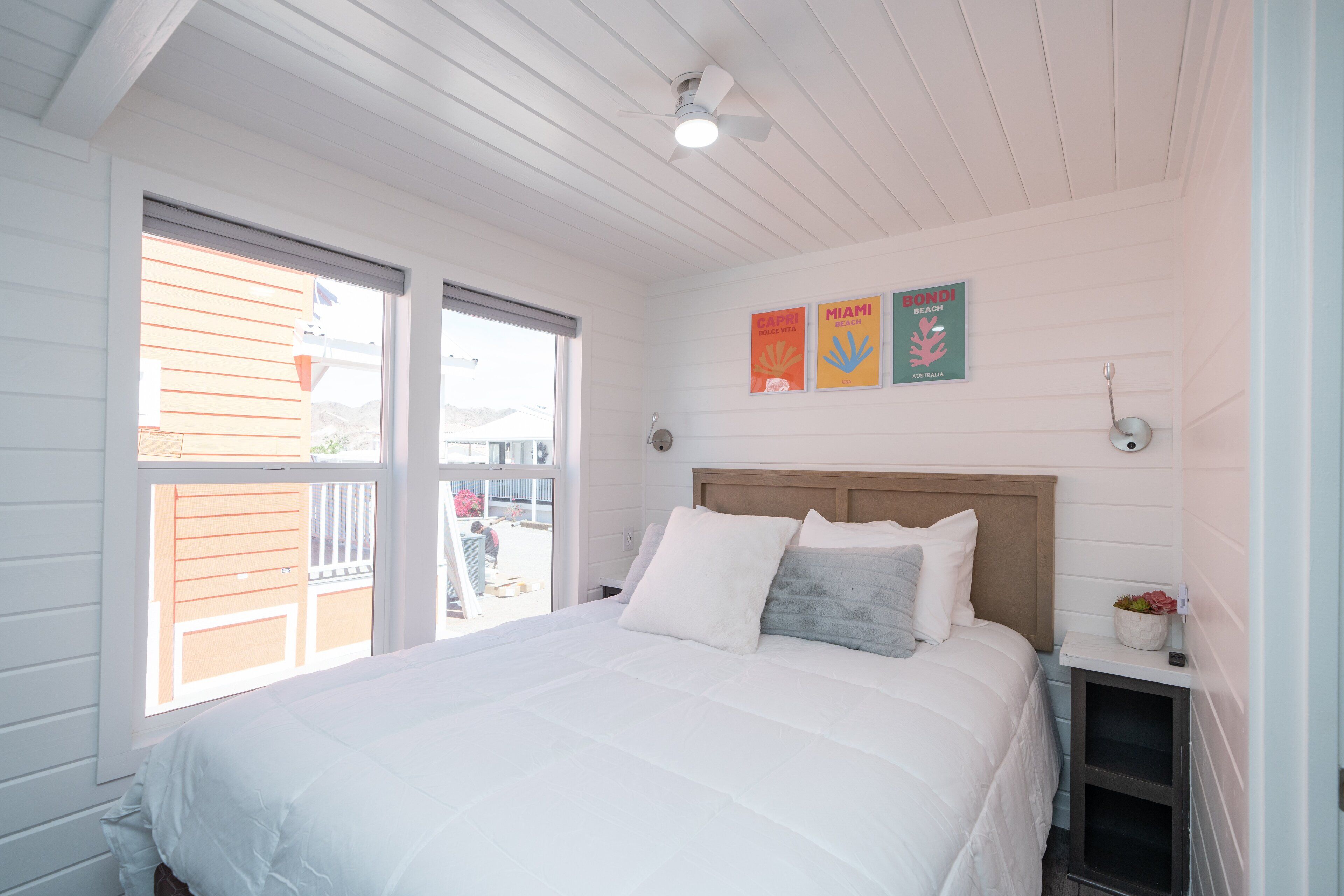 2 bedrooms, internet, bed sheets