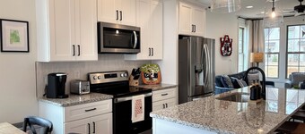 Charming & Spacious Townhome on North College Street in Auburn