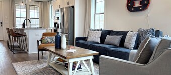 Charming & Spacious Townhome on North College Street in Auburn