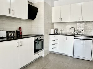 Køleskab, mikrobølgeovn, ovn, opvaskemaskine