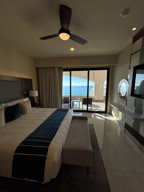 2 bedrooms, iron/ironing board, WiFi, bed sheets - Luxury 2 Bedroom 3 BA Ocean Front Resort with AC, WiFi in San José del Cabo (San José del Cabo)