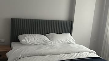 2 chambres, bureau, espace de travail pour ordinateur portable