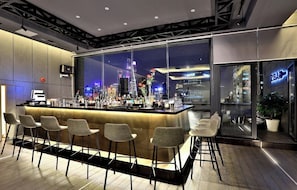 Bar (in der Unterkunft)