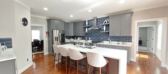 Newly Built Spacious 6-bedroom and 4.5 baths Paradise near Quantico