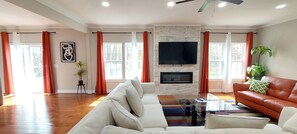 Smart TV, fireplace