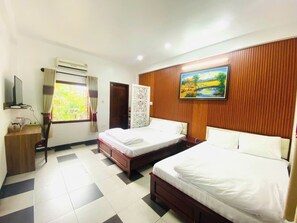 Family Quadruple Room | Blackout drapes, soundproofing, iron/ironing board, free WiFi - Ha Mai Homestay hue (Hue)