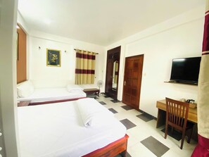 Blackout curtains, soundproofing, iron/ironing board, free WiFi - Ha Mai Homestay hue (Hue)
