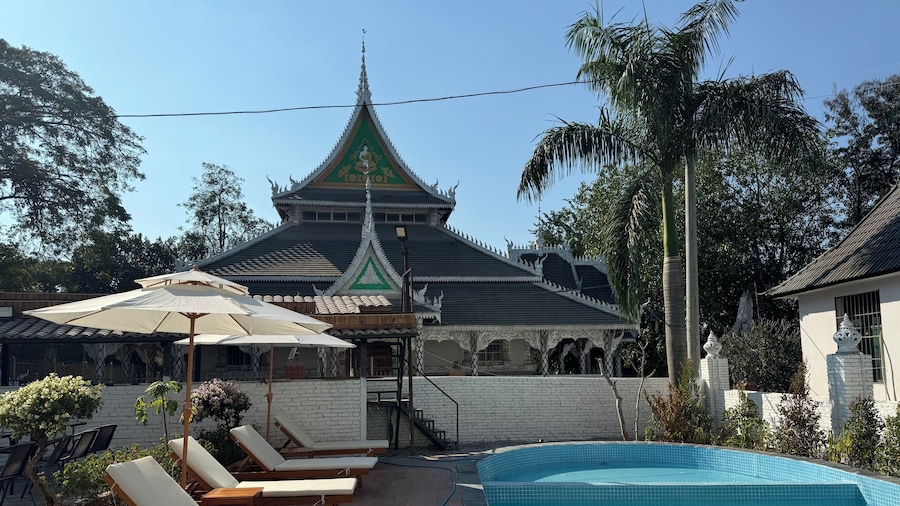 Jinghong Chen Duo Nan Shan Man Zhen