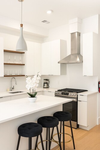 Modern 3bd, 2bth apt in Jersey City near Manhattan