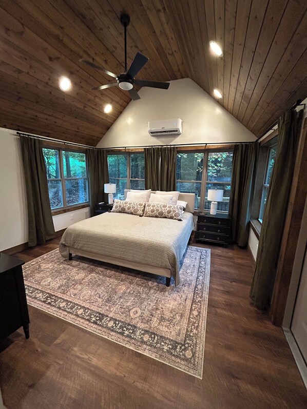 4 bedrooms, iron/ironing board, travel crib, free WiFi