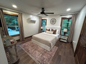 4 bedrooms, iron/ironing board, travel crib, free WiFi
